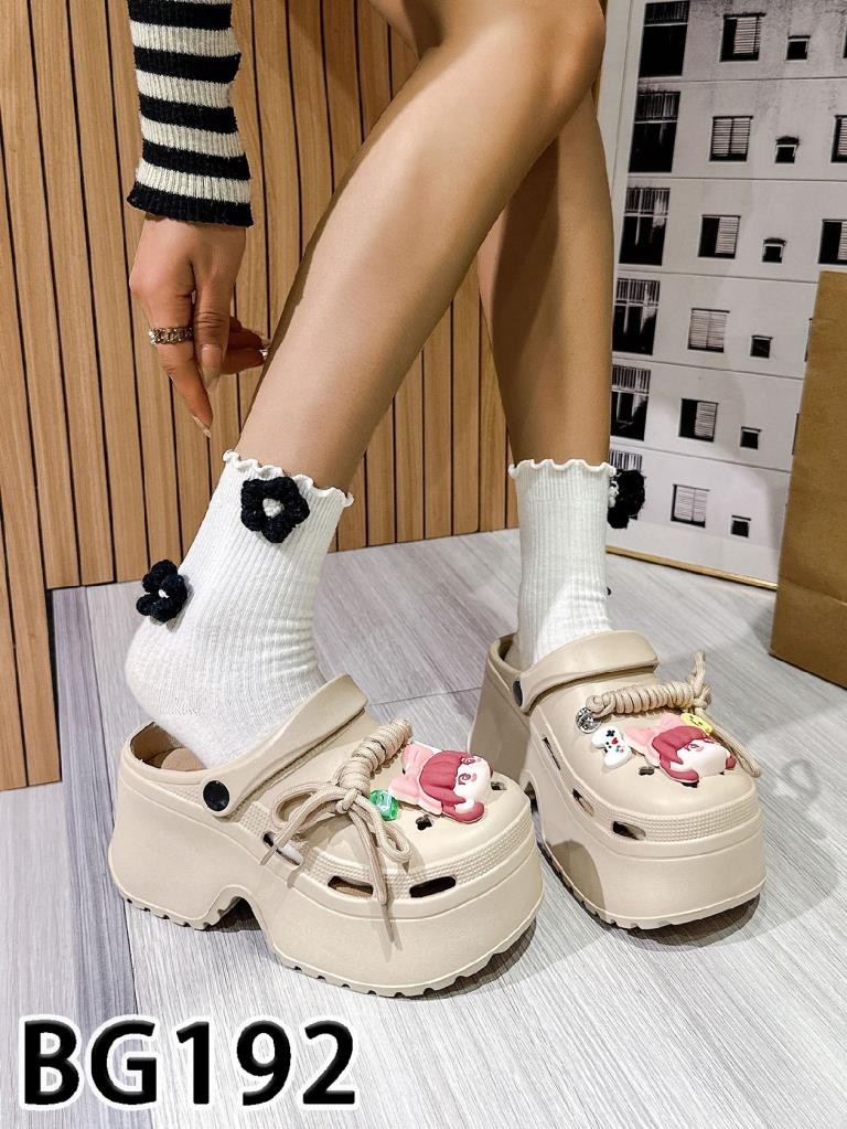 Klapki damskie 36-41/ 12 par